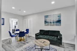 13 Suite